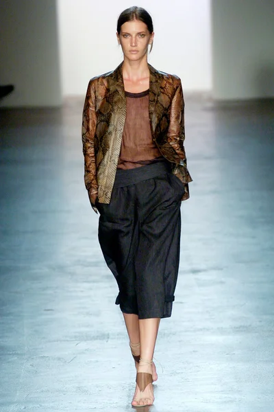 Look 28